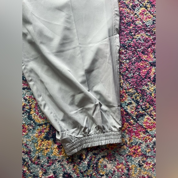 NWT XXL Old Navy Joggers 🤍 - Picture 8 of 13